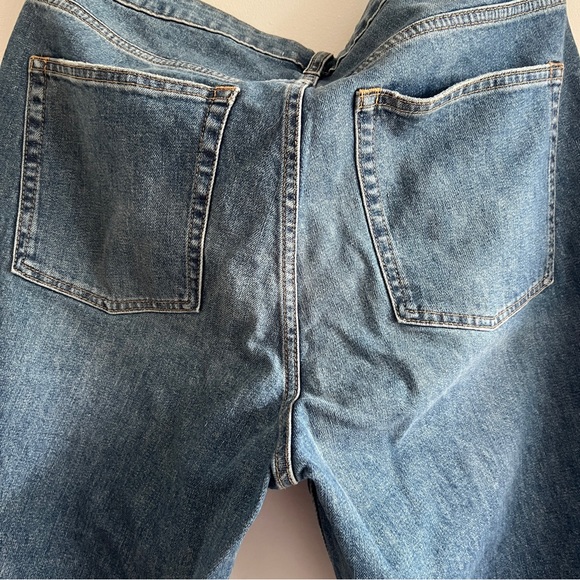 Everlane the Curvy Cheeky Jean - Picture 7 of 9